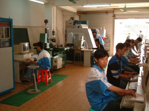 东莞到哪里有数控车床编程培训 电脑锣培训的学校